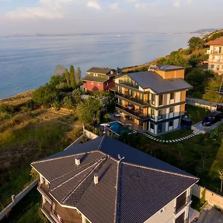 Luxury Four Fourlex ヴィラ