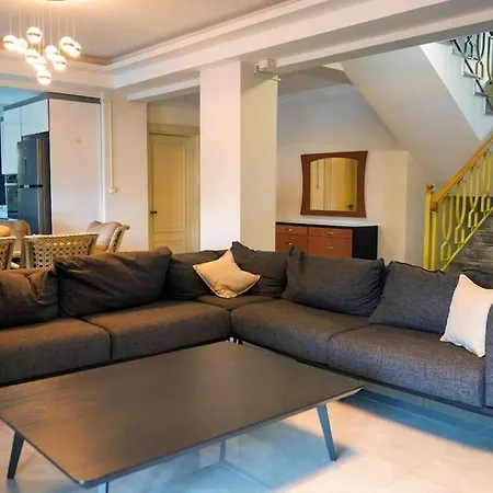 Luxury Four Fourlex