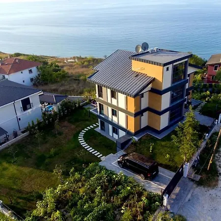 Luxury Four Fourlex Willa *