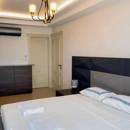 Luxury Four Fourlex ヴィラ *