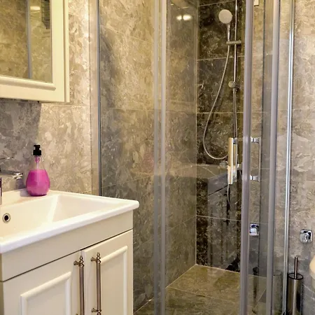 Luxury Four Fourlex Vila *